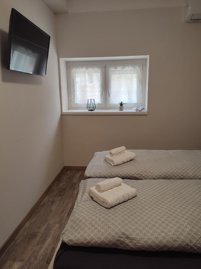 Voeroesko Apartmanhaz Balatonalmadi Exterior photo