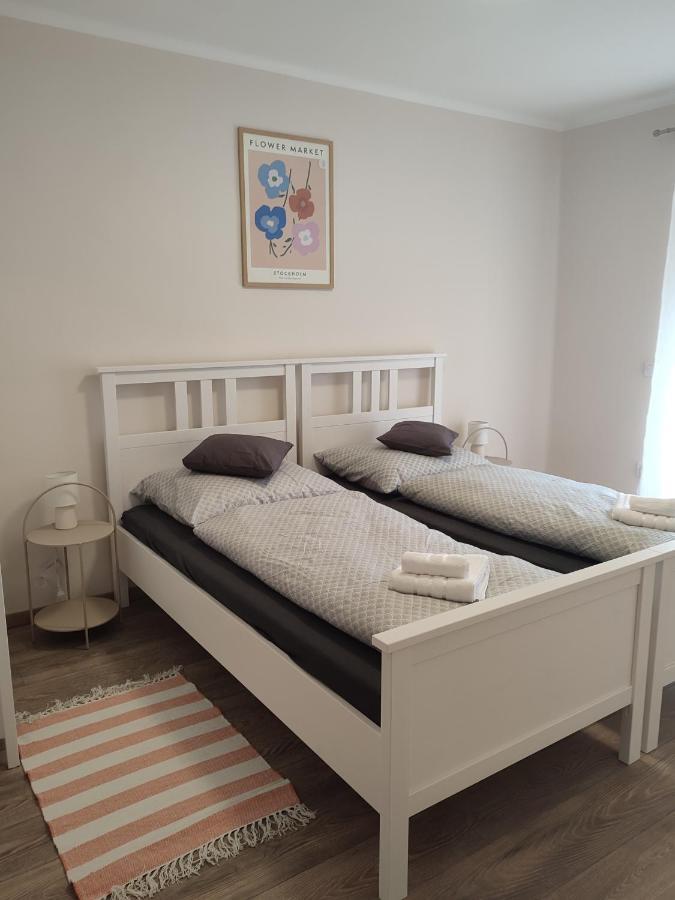 Voeroesko Apartmanhaz Balatonalmadi Exterior photo