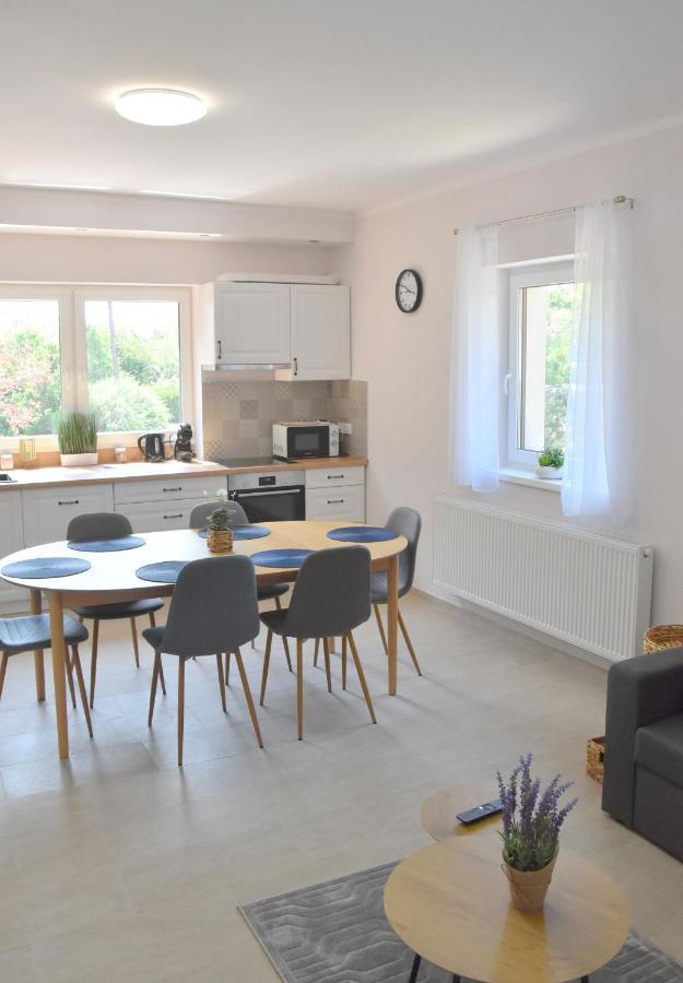 Voeroesko Apartmanhaz Balatonalmadi Exterior photo